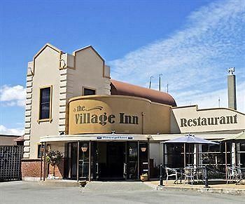 The Village Inn Hotel Te Anau Exterior photo